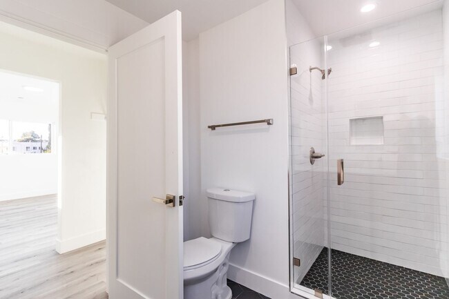 Building Photo - 148 S Madison Ave