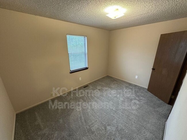 Building Photo - 426 Castle Dr