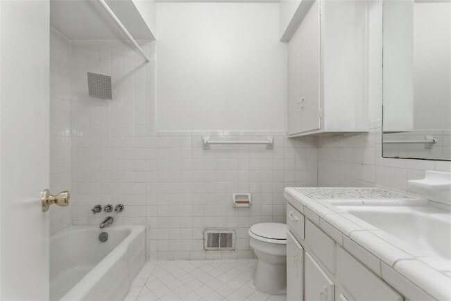 Building Photo - 7505 Brentcove Cir