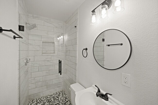 Building Photo - 3501 Farmer St