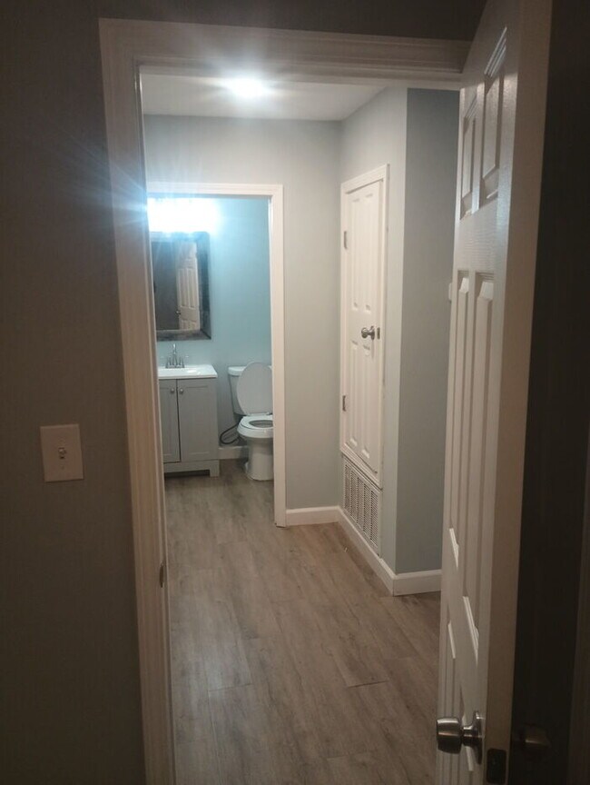 Building Photo - 1105 N 50th Ave