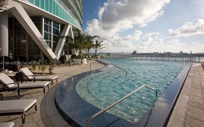 Building Photo - 888 Biscayne Blvd