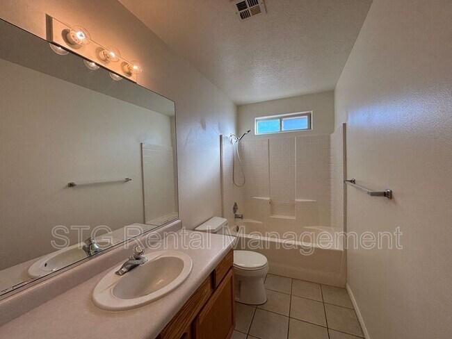 Building Photo - 773 S 220 E Cir