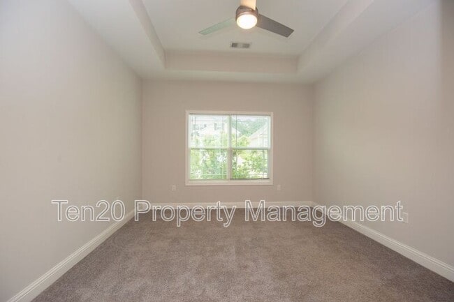 Building Photo - 30 Vineyard Dr