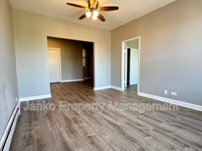 Building Photo - 5657 W Washington Blvd