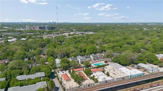 Building Photo - 820 DeKalb Ave NE