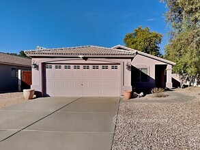 Building Photo - 8742 W Manzanita Dr