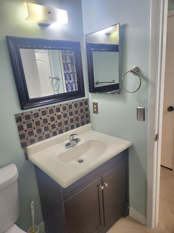 Building Photo - 111 Hermosillo Dr