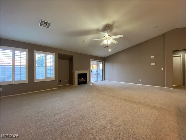 Building Photo - 556 Green Gables Ave