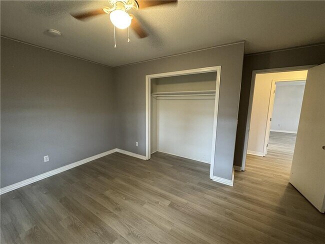 Building Photo - 590 Duckworth St