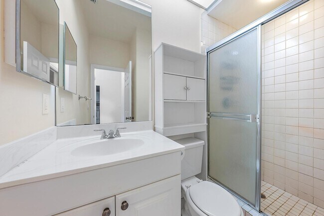 Building Photo - 216 Cypress Point Dr