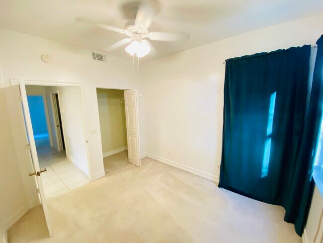 Building Photo - WCR CONDO