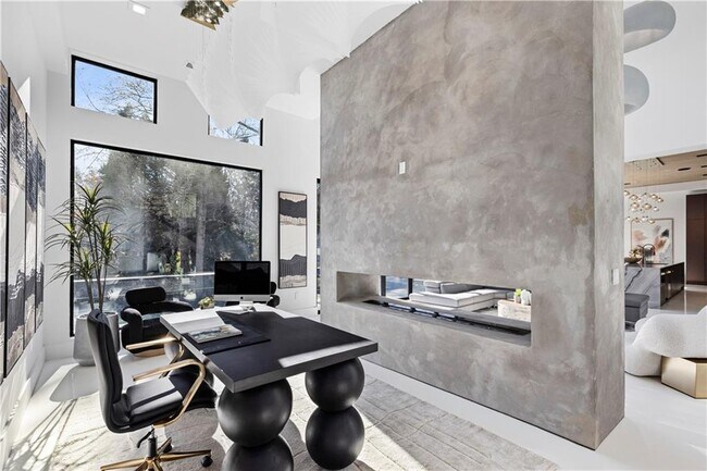 Building Photo - 3600 Lower Roswell Rd