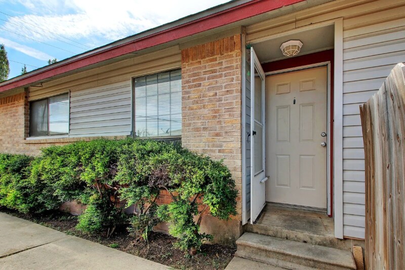 Building Photo - 619 Luther Dr