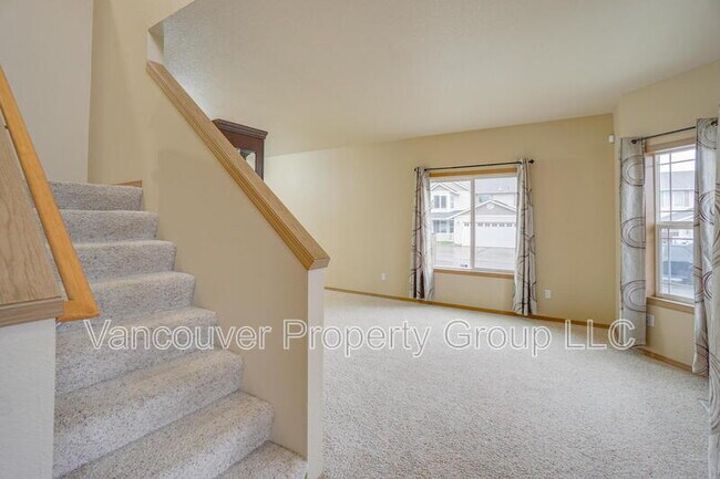 Building Photo - 2420 NE 165th Ave