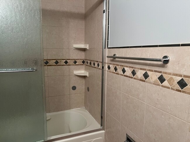 Building Photo - 1520 N Fernandez Pl