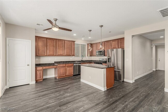 Building Photo - 788 Forest Peak St