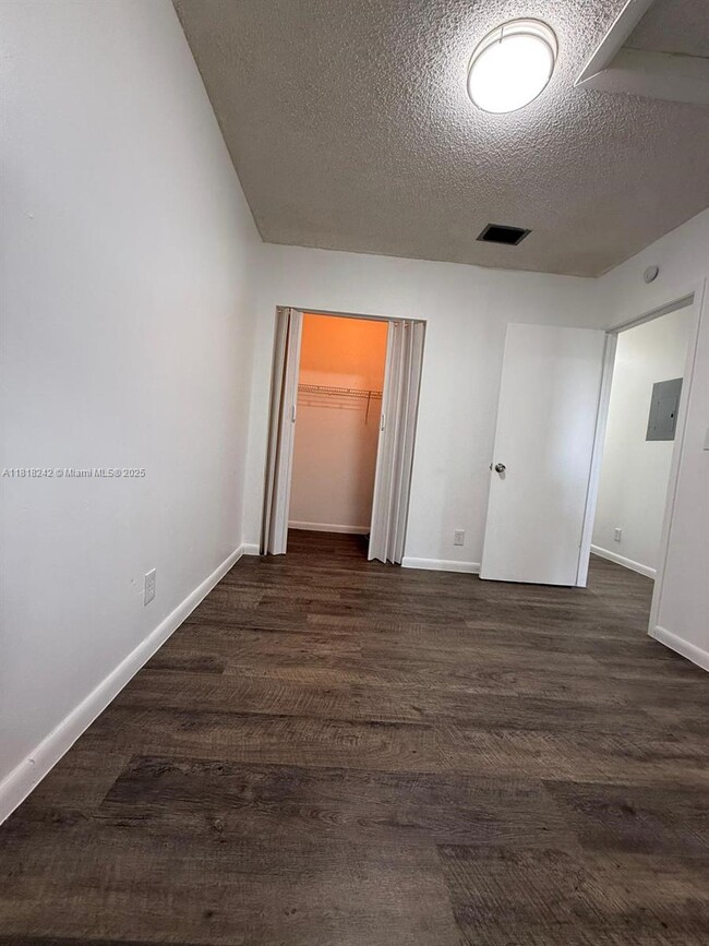 Building Photo - 10875 NW 45th St