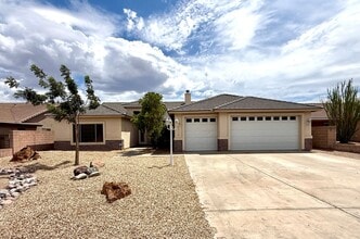 Building Photo - 2116 Roy Rogers Way