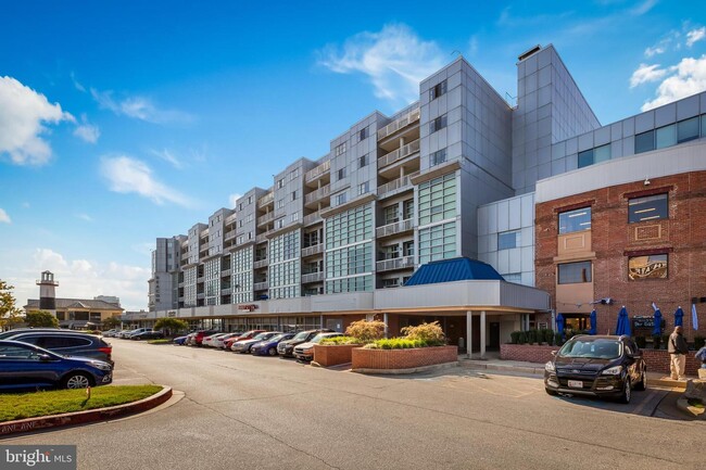 Building Photo - 2702 Lighthouse Point E