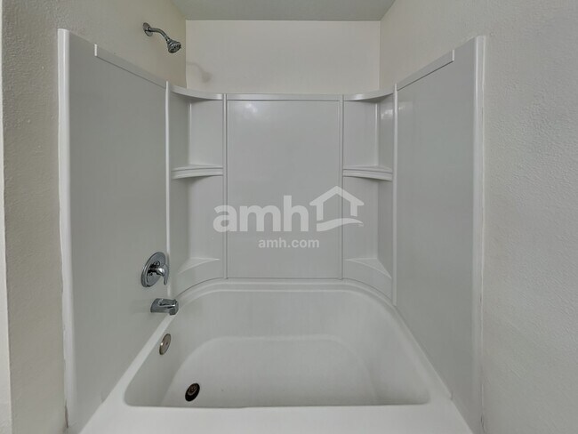 Building Photo - 629 Drysdale Dr