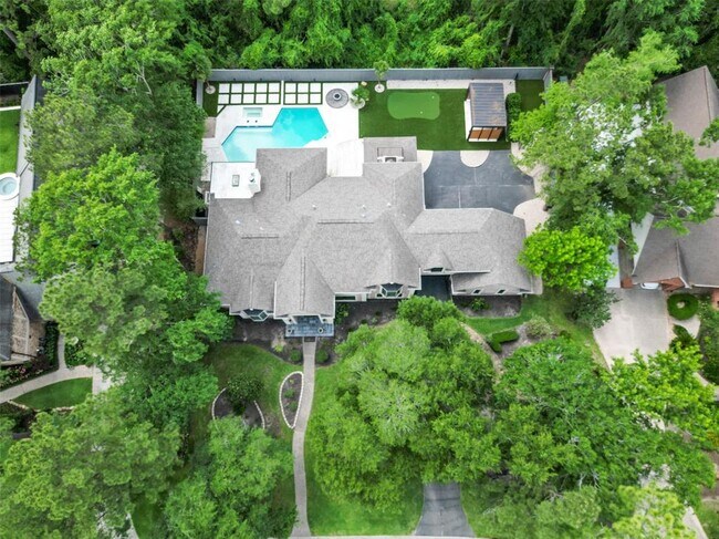 Building Photo - 35 Fernglen Dr