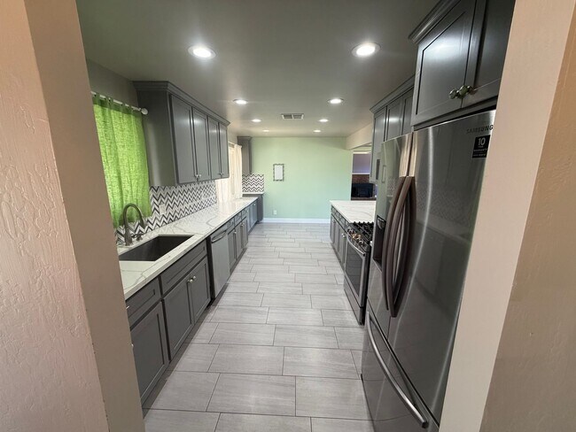 Building Photo - 3 Bedroom | 2 Bathroom | Single family home in Golf Course Terrace