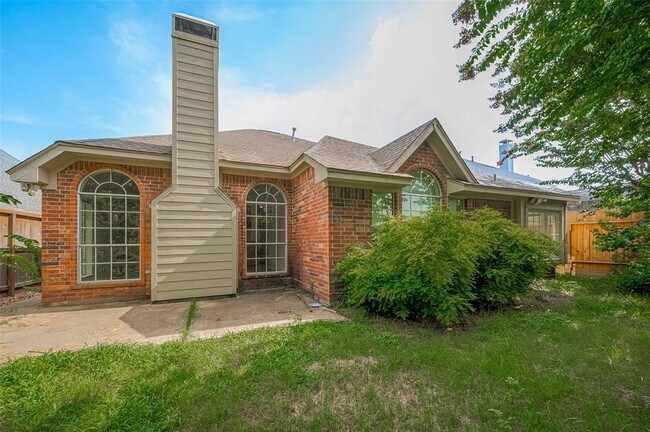 Building Photo - 8814 Fairbloom Ln