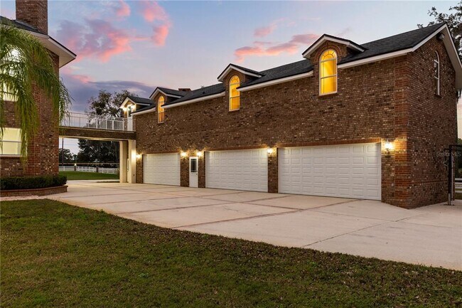 Building Photo - 1501 Lake Markham Rd