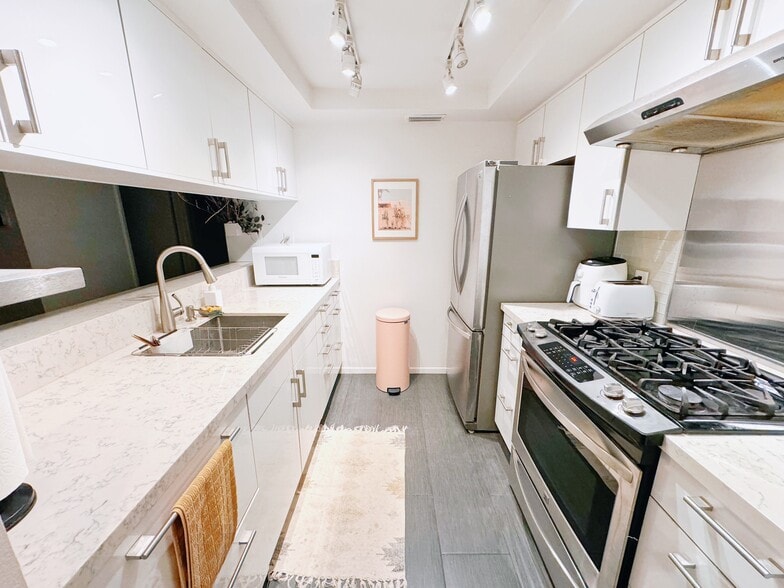 Kitchen - 5465 Bohlig Rd