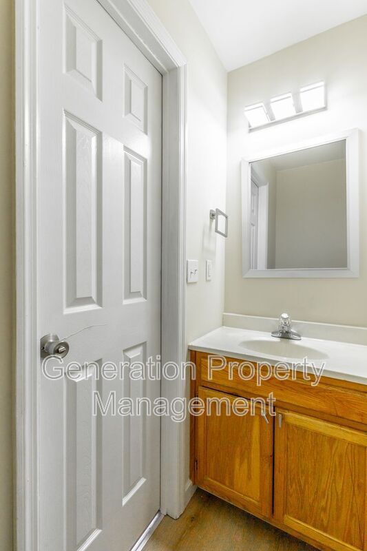 Building Photo - 2205 E 12th St