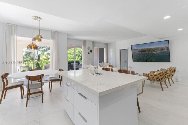 Building Photo - 19217 Fisher Island Dr