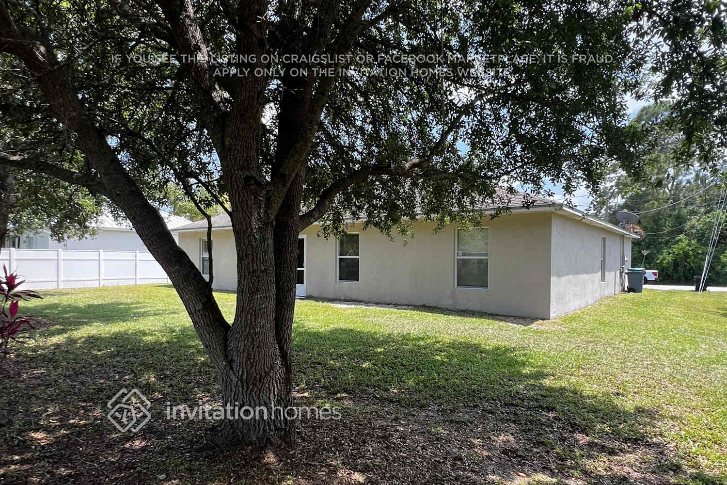 Building Photo - 2321 SW Kent Cir