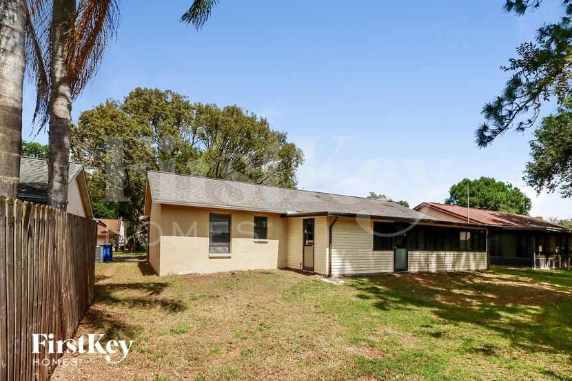 Building Photo - 1907 Landside Dr