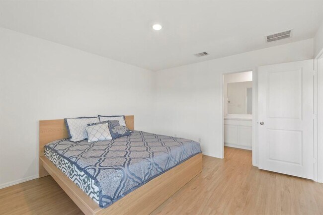 Building Photo - 736 Delany Cv Ct