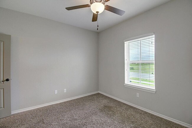Building Photo - 3502 De Zavala St