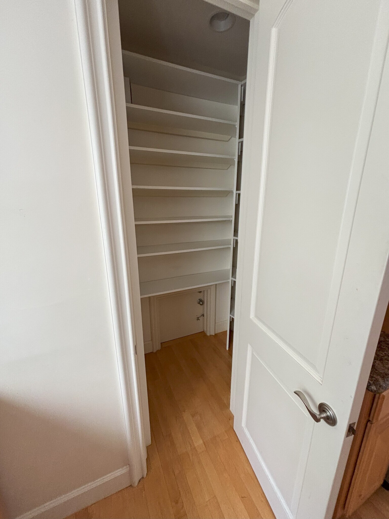 Building Photo - 8120 Billowvista Dr