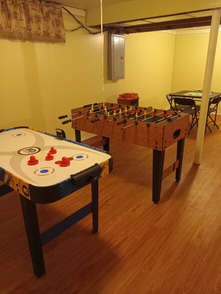 Game Room - 11742 Beaconsfield St