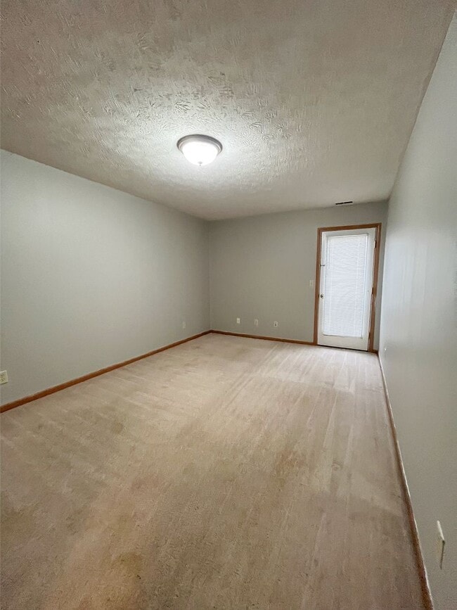 Building Photo - 3 Bedroom 3.5 Bath Townhouse