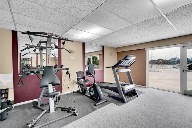 Building Photo - 95 N Birch Rd