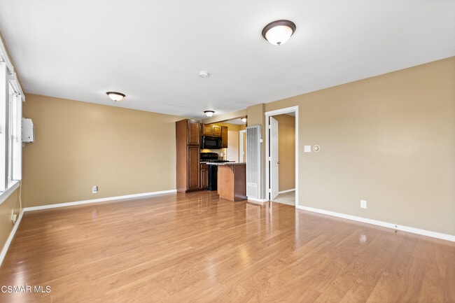 Building Photo - 2905 Foothill Dr