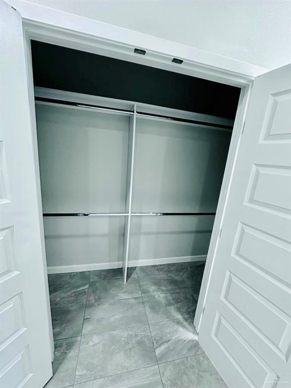 Building Photo - 18 Robin