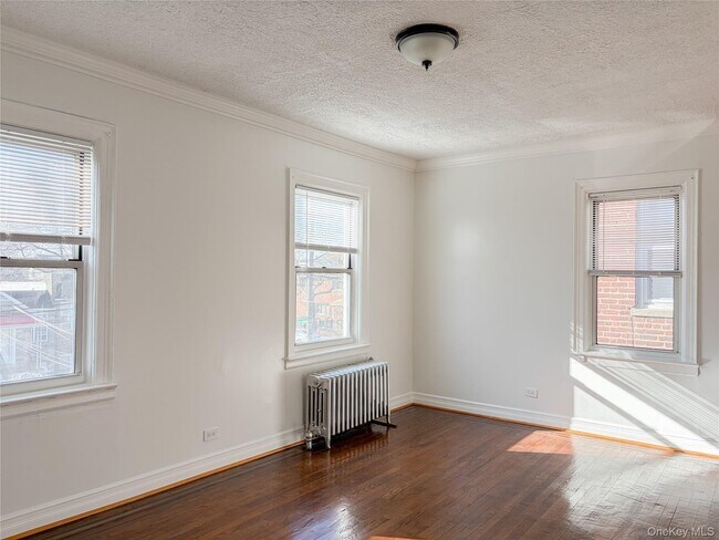 Building Photo - 2863 Coddington Ave