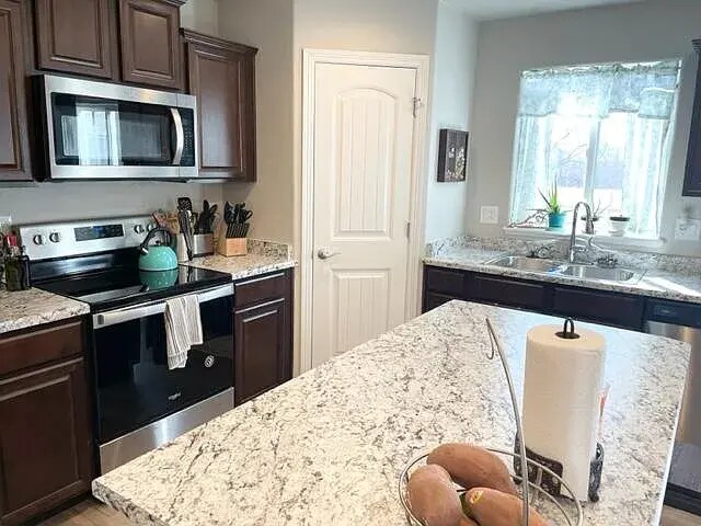 kitchen - 5423 Hammond Dr