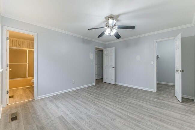 Building Photo - Ranch 3 bedroom 2 bath !