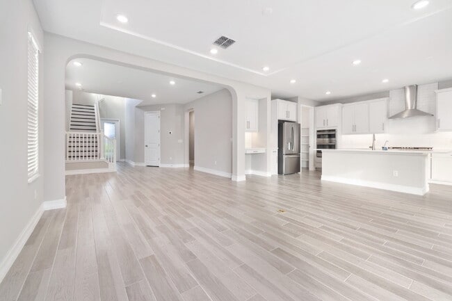 Building Photo - Estancia gated community 4-Bed Oasis with ...