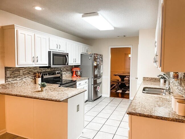 Building Photo - 610 Grand Steeple Cove