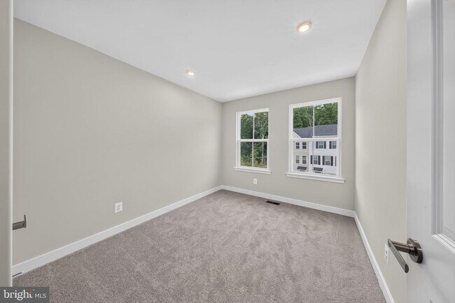 Building Photo - 1863 Bergerac Ct