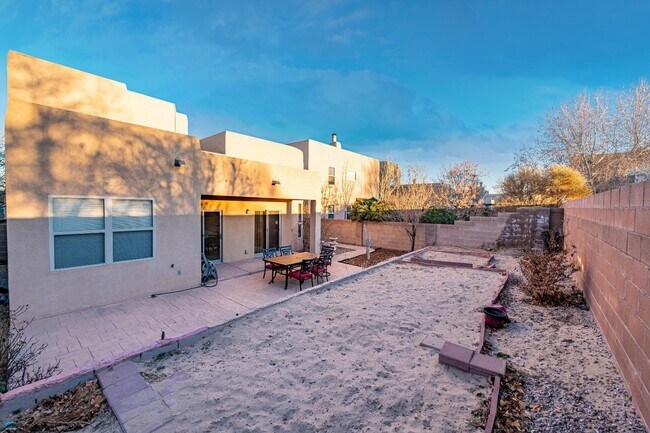 Building Photo - 9719 Calle Chamisa NW