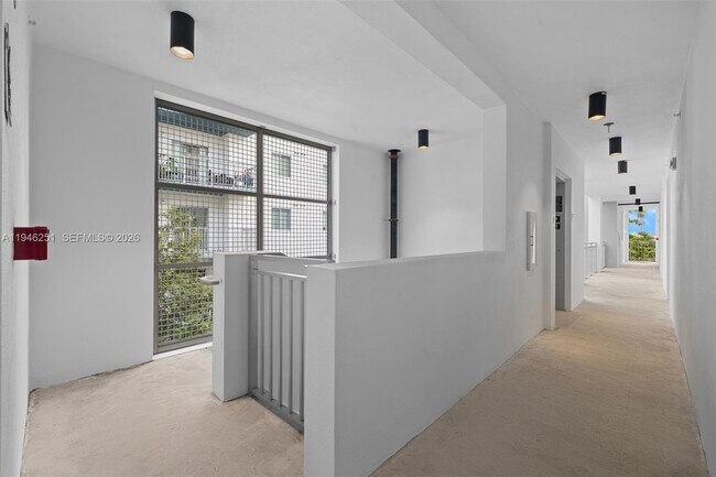 Building Photo - 650 SW 1st St